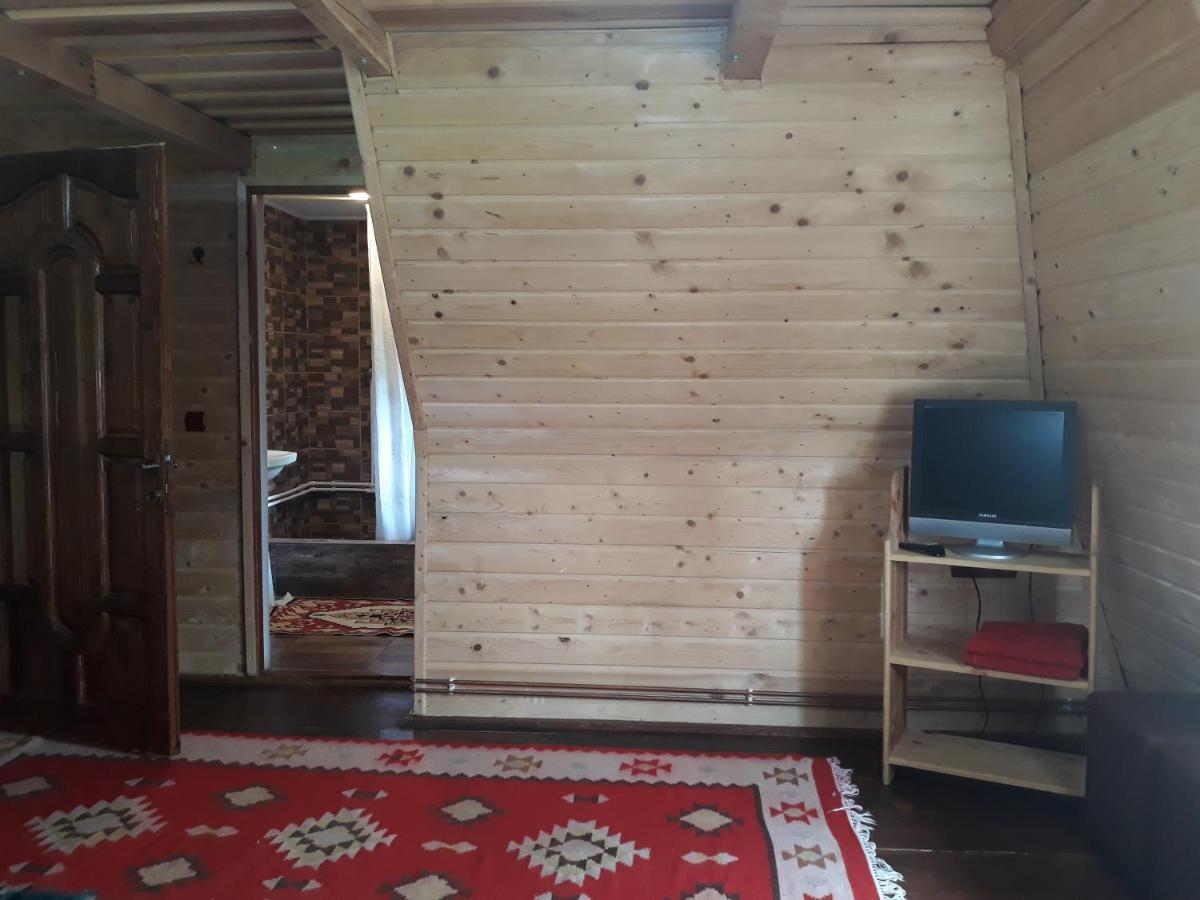Pensiunea La Gorgan Vadu Izei Exterior photo